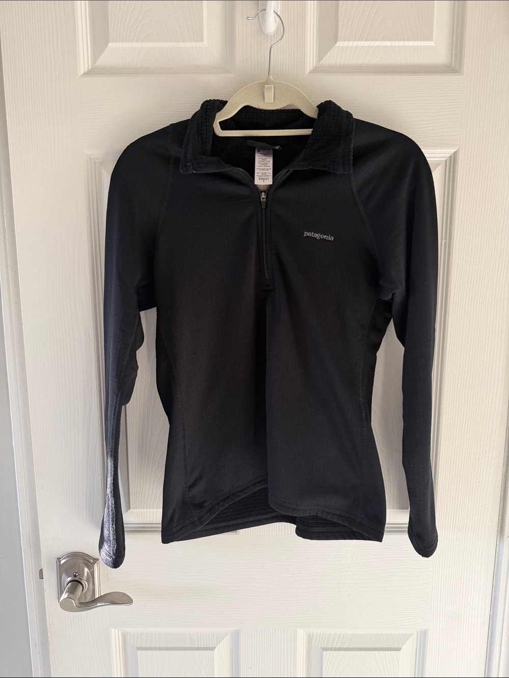 Patagonia Quarter Zip small black workout outdoors